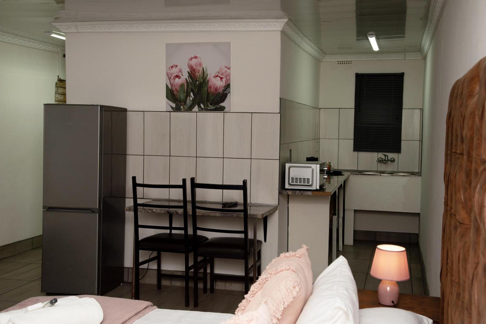 Gold Guest & Conference Bed & Breakfast Welkom Bagian luar foto