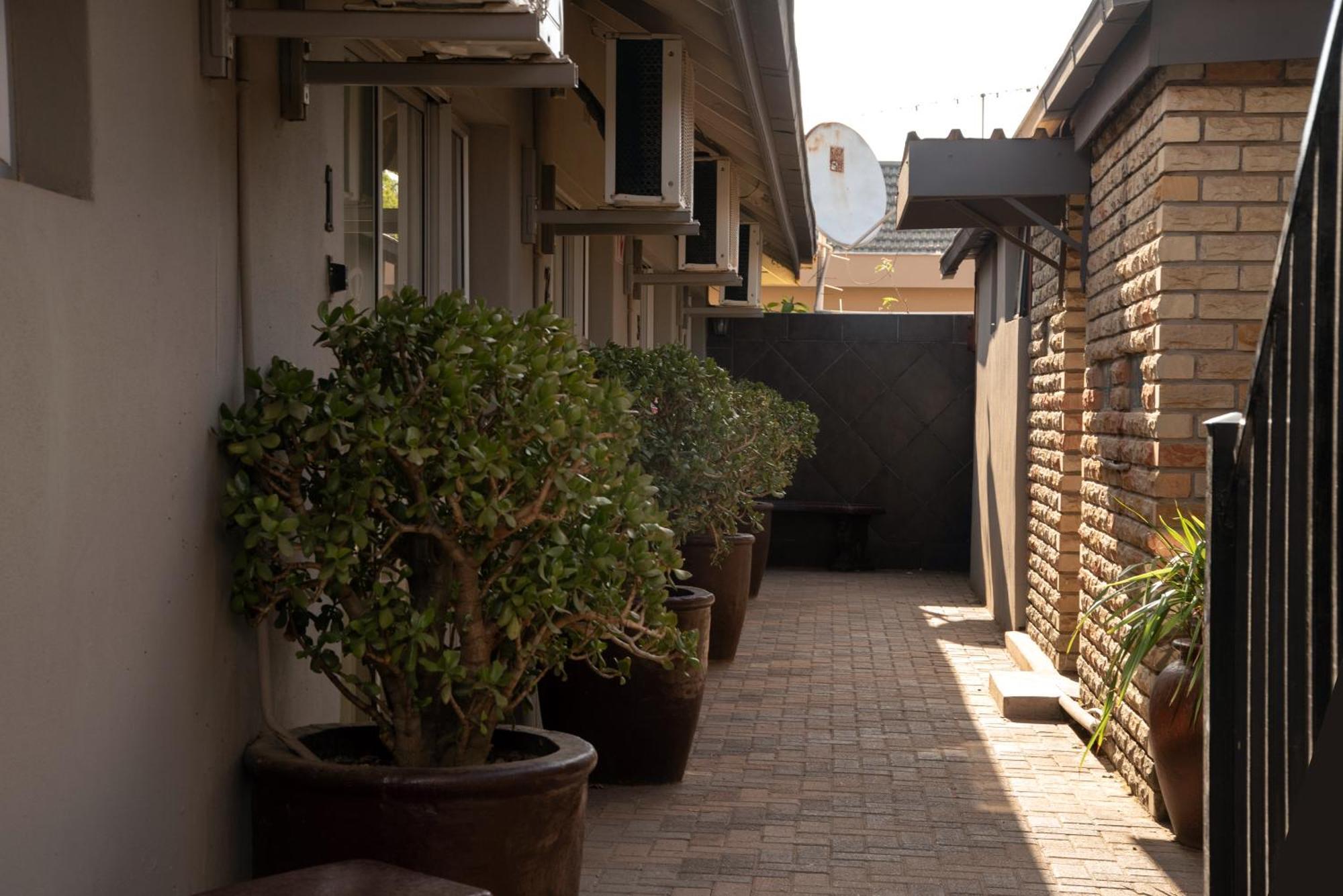 Gold Guest & Conference Bed & Breakfast Welkom Bagian luar foto