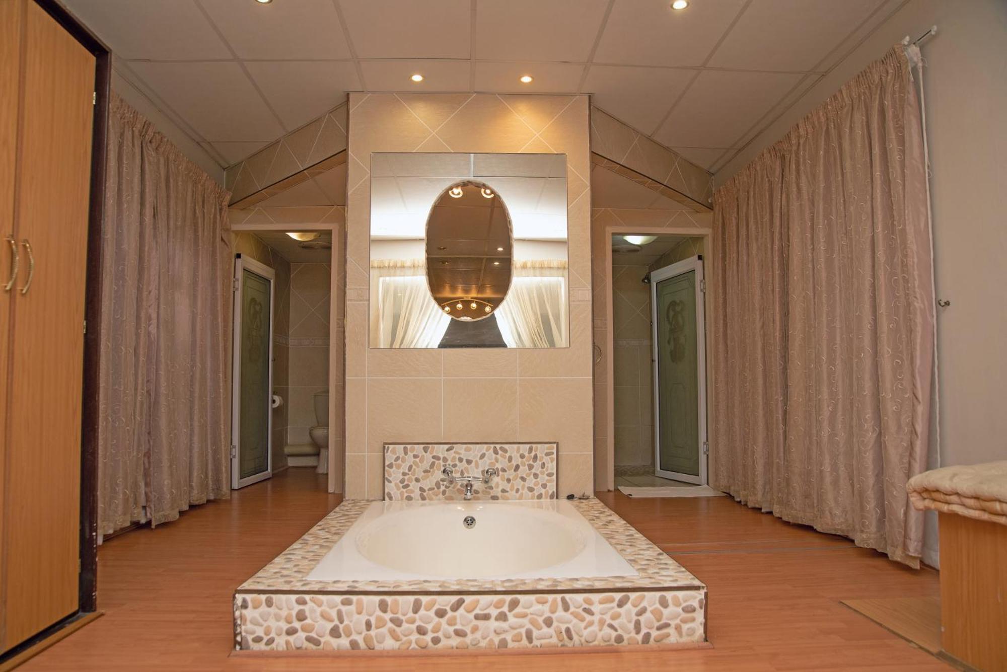 Gold Guest & Conference Bed & Breakfast Welkom Bagian luar foto