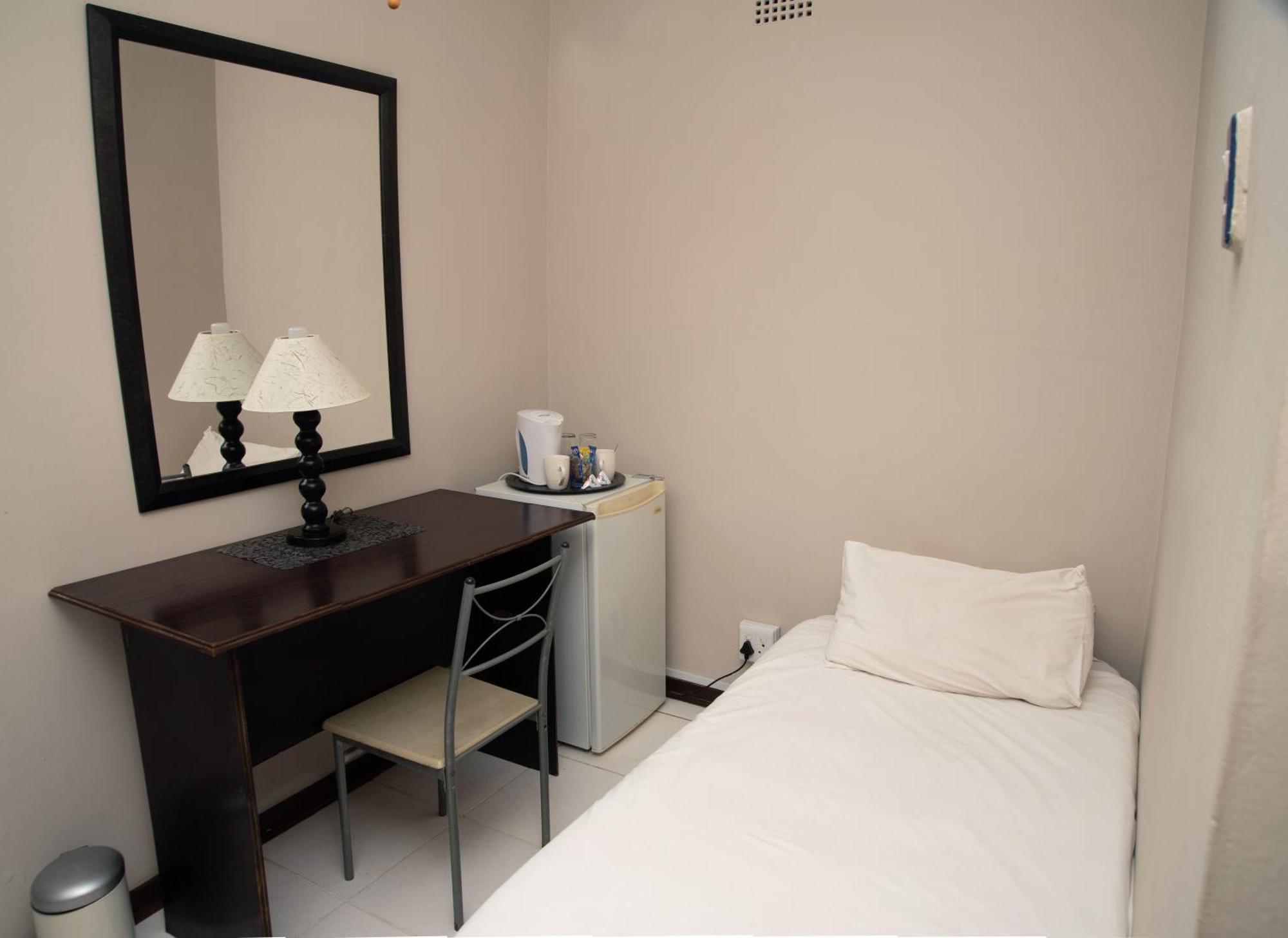 Gold Guest & Conference Bed & Breakfast Welkom Bagian luar foto